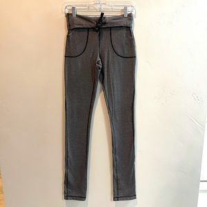 Lululemon straight leg heathered pocket leggings with adjustable waistline